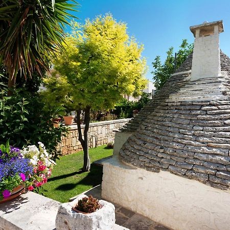 Trullo Giardino Fiorito Bed & Breakfast Alberobello Exterior photo