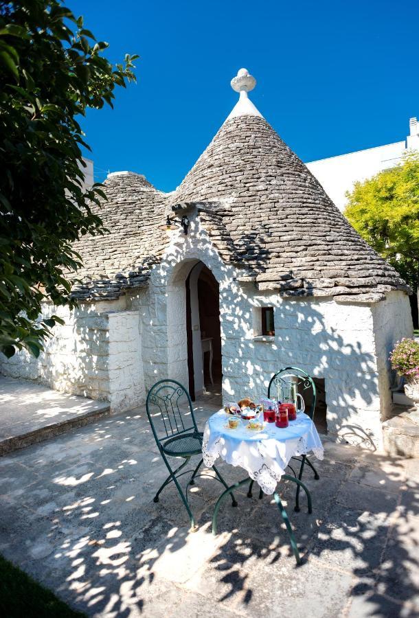 Trullo Giardino Fiorito Bed & Breakfast Alberobello Exterior photo