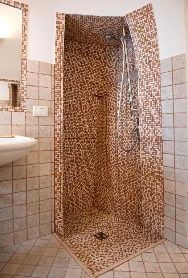 Trullo Giardino Fiorito Bed & Breakfast Alberobello Exterior photo