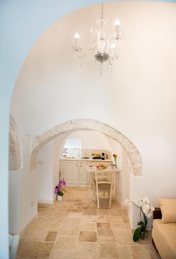 Trullo Giardino Fiorito Bed & Breakfast Alberobello Exterior photo
