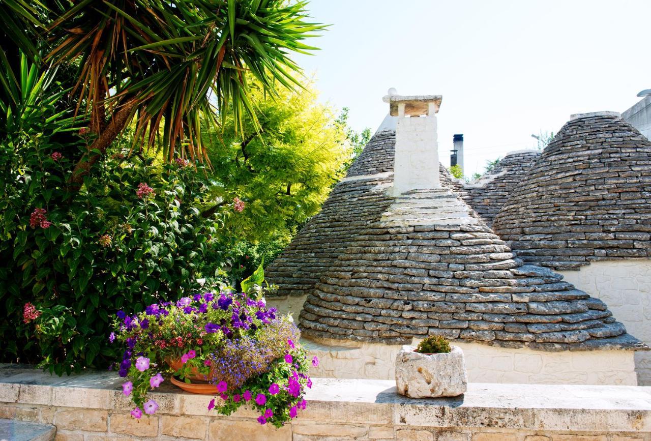 Trullo Giardino Fiorito Bed & Breakfast Alberobello Exterior photo